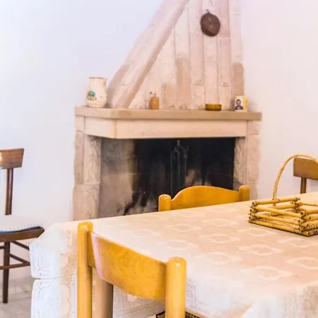 Trullo Cittadino * Cisternino