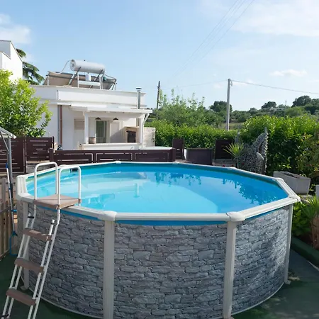 Trullo Cittadino * Cisternino